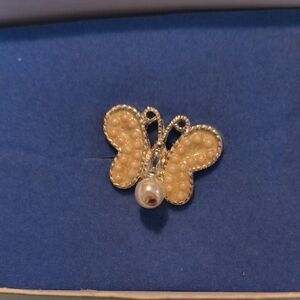 Pearl Butterfly Tac Pin